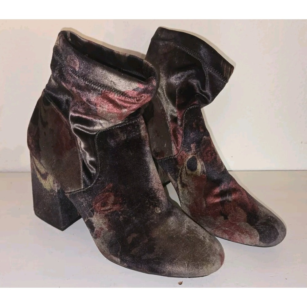 A New Day Target Velvet Floral Print Boots 9.5 M READ